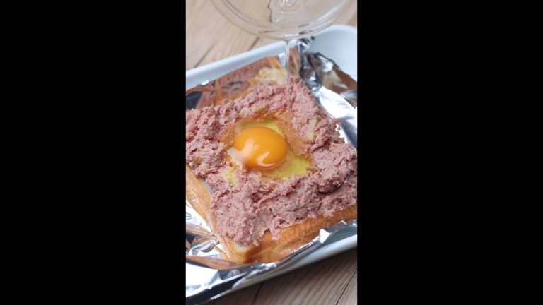 【まだトーストにジャム塗ってるん？】食パンはガッツリ食おうぜ！ / Corned Beef Potato Toast #Shorts
