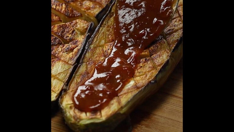 【なすはピリ辛がうまいんじゃ！】ご飯がすすむ！豆板醤焼きなすレシピ / Miso Eggplant with Doubanjiang #Shorts