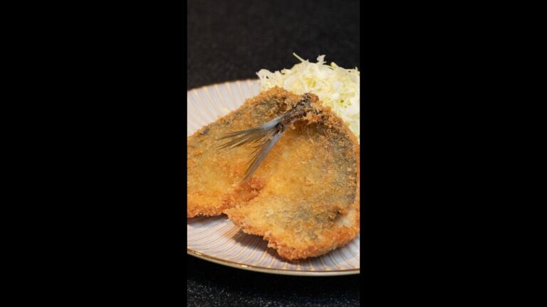 アジを美味しく食べたいなら絶対これ！ / Deep-Fried Mackerel #Shorts