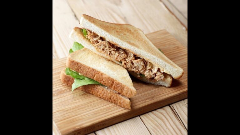 【まるでお店の味！】BBQ風プルドチキンサンドイッチ / BBQ Pulled Chicken Sandwich #Shorts