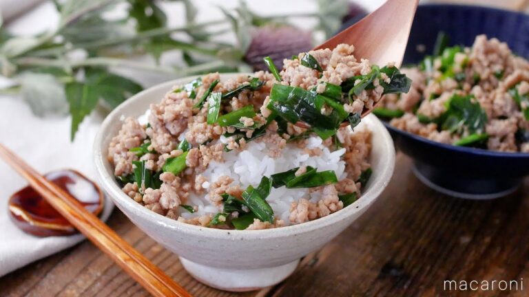 【ニラ醤油肉そぼろ】パパッと炒めるだけで簡単！ごはんだけでなく、ラーメンや冷奴のトッピングにも♪｜macaroni（マカロニ）