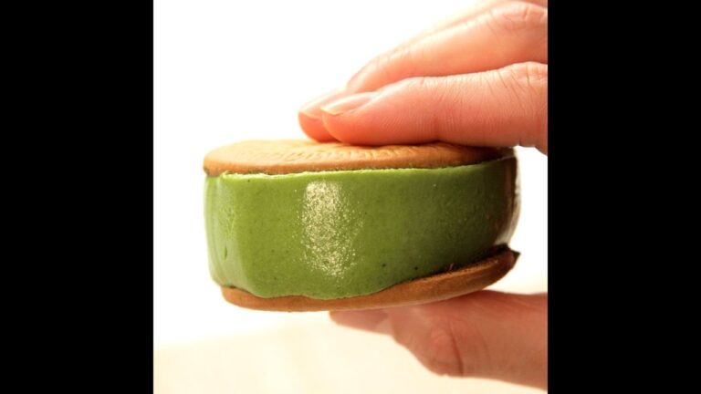 【ぽよぽよが過ぎる】クッキーに挟むだけ！美味し過ぎる抹茶スイーツ / Squishy Matcha Dessert #shorts