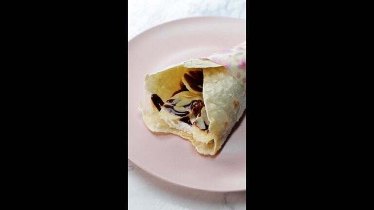 【サクサク生地！】チョコバナナトルティーヤ / Banana Tortilla Roll with Chocolate Sauce #Short