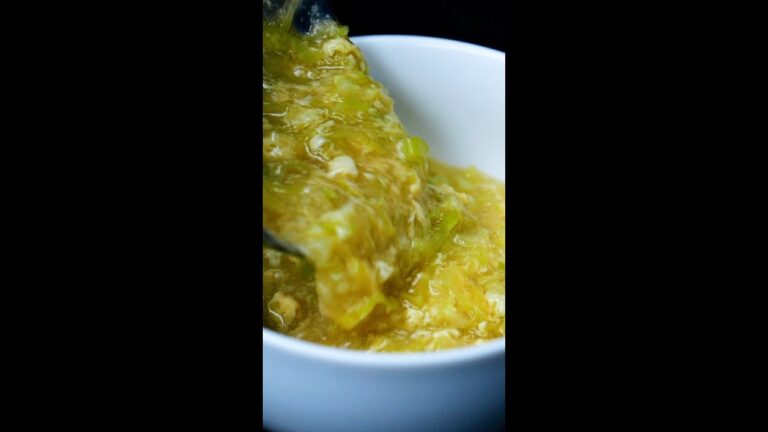 【キャベツ大量消費】鍋に入れるだけで簡単トロ玉キャベツスープ / Egg Drop Soup with Cabbage #Shorts