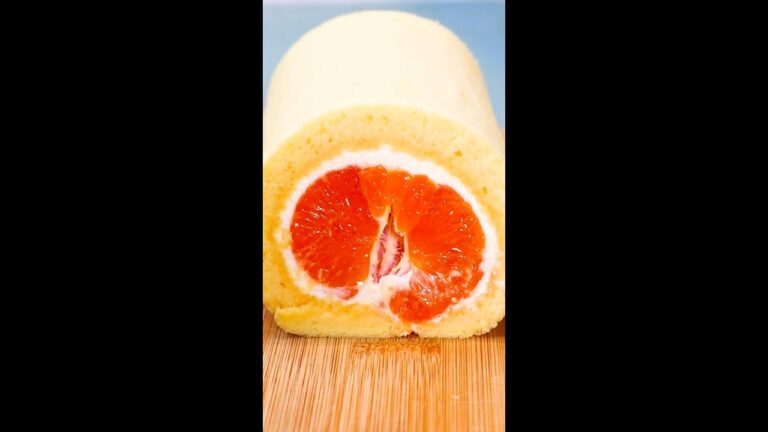 みかんを美味しく大量消費！丸ごとロールケーキ / Orange Cake Roll #Shorts