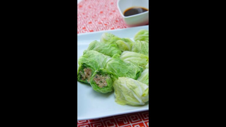 【白菜がメインすぎる！】レンジでチンするだけのお手軽ヘルシー餃子 / Stuffed Chinese Cabbage Rolls #shorts