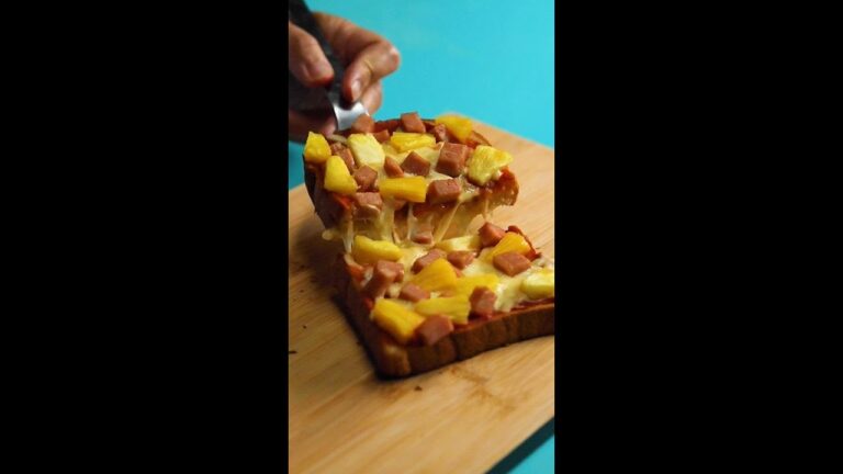 【ウマすぎるピザトーストの上位互換】めっちゃアロハなハワイアンピザトースト /  Hawaiian Pizza Toast #Shorts