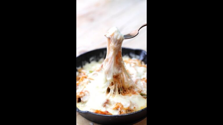 【一度で二度美味しい！】チーズがヤバいグラタン風ナポリタン / Baked Neapolitan Spaghetti with Cheese #shorts