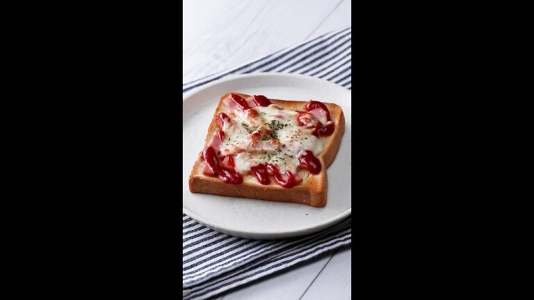 【朝から洋風な気分ならこれ！】ガリバタベーコンチーズトースト / Garlic Butter Bacon Cheese Toast #Shorts