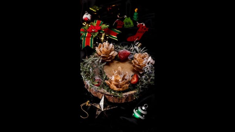材料4つで焼かずに簡単！松ぼっくりのクリスマスリースケーキ/ Pinecone shaped holiday cake: No-bake and only 4 ingredients! #shorts