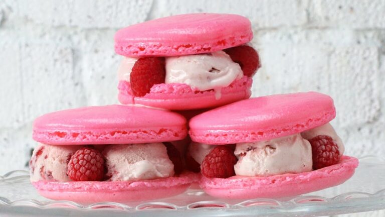 いちごのトゥンカロンでカフェ気分♪ / Strawberry Ice Cream Macarons