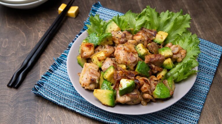 鶏もも肉とアボカドのマヨポン炒め〜さっぱりサラダ感覚で♪〜 / Stir-fried Chicken and Avocado with Mayo-soy sauce