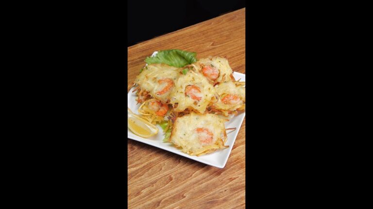 【カリッカリのさつまいも！】エビの揚げ料理バイントム / Shrimp and Sweet Potato Tempura (Banh Tom) #Shorts