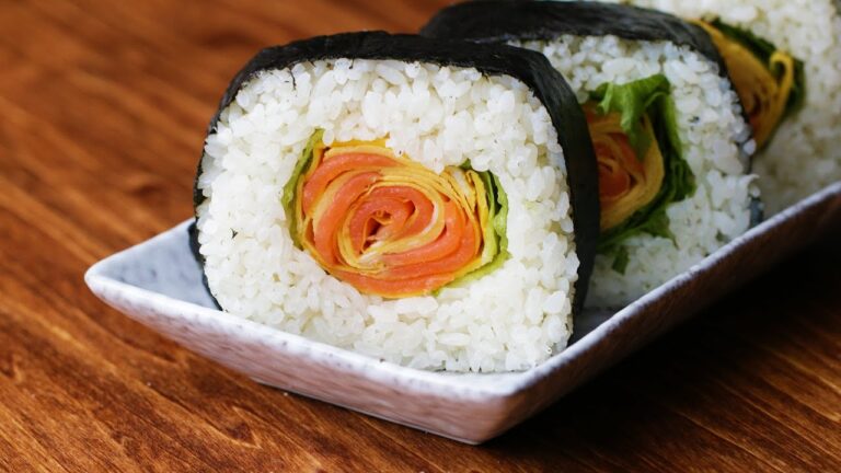 薔薇の飾り巻き寿司〜牛乳パックで簡単〜 / Salmon Roll
