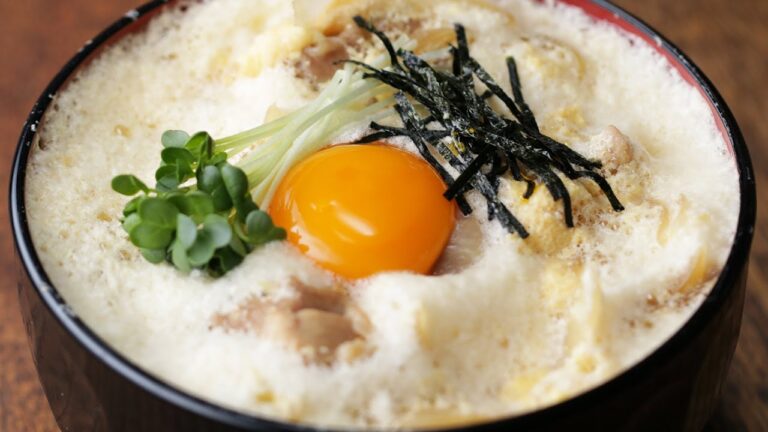 メレンゲで新食感♪ふわとろ親子丼