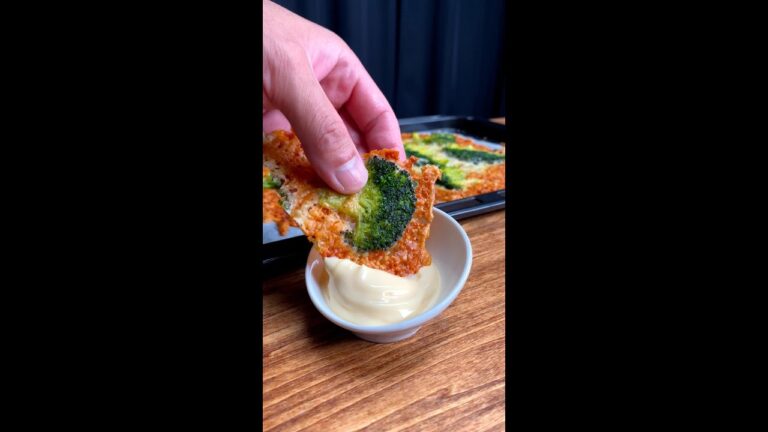 【ブロッコリーの新しい食べ方】コップでつぶしてみて！ / Smashed Broccoli with Cheese #shorts