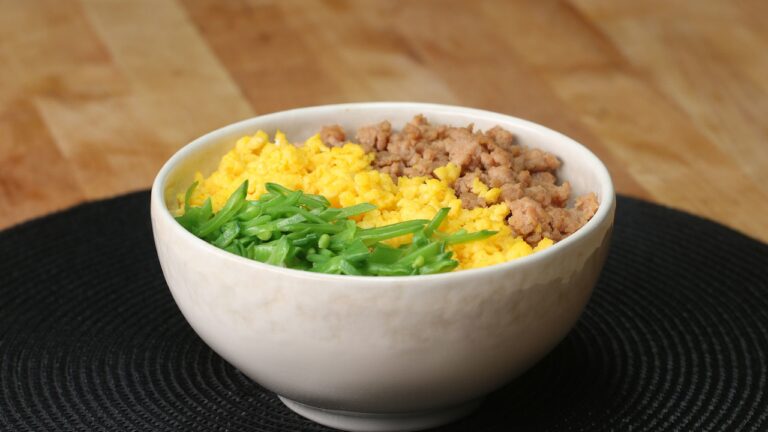 お弁当にも👍 きほんの三色鶏そぼろ丼