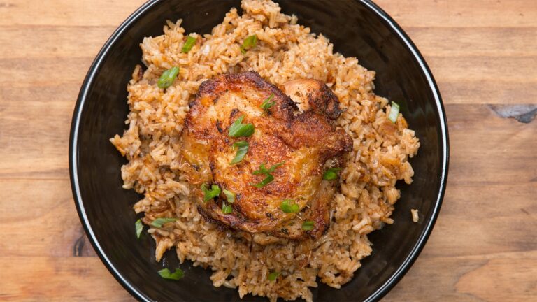 お鍋ひとつで🍗簡単パプリカチキンライスの作り方