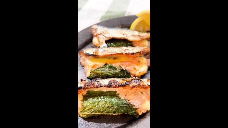 紫式部が愛したイワシをアレンジ！明太チーズいわし By 偉人メシ / Grilled Sardines with Cheese and Mentaiko #shorts