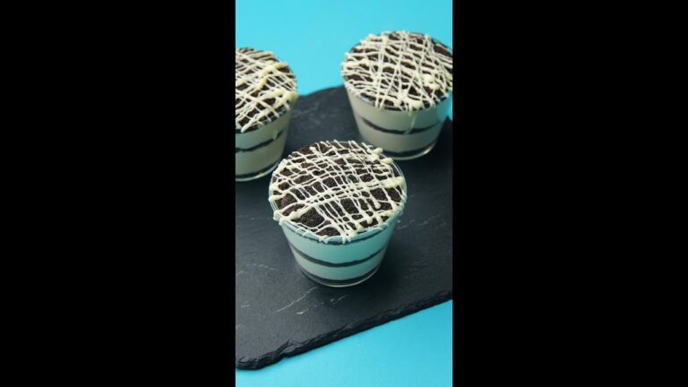 【待って簡単すぎ】マシュマロとクリームチーズのお手軽デザート♡ / Easy Cocoa Cookies Marshmallow Cup Cheesecake #Shorts