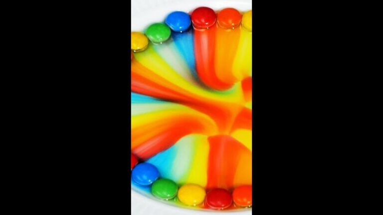 【チョコから虹が♡どうやるの？】感動が止まらない！超簡単スイーツレシピ / Colorful Chocolate Rainbow #shorts