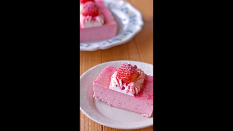 【いちごと桜の映えスイーツ】ピンクがかわいい♡春に作りたい簡単チーズケーキのレシピ / Cherry Blossom Cheesecake #shorts