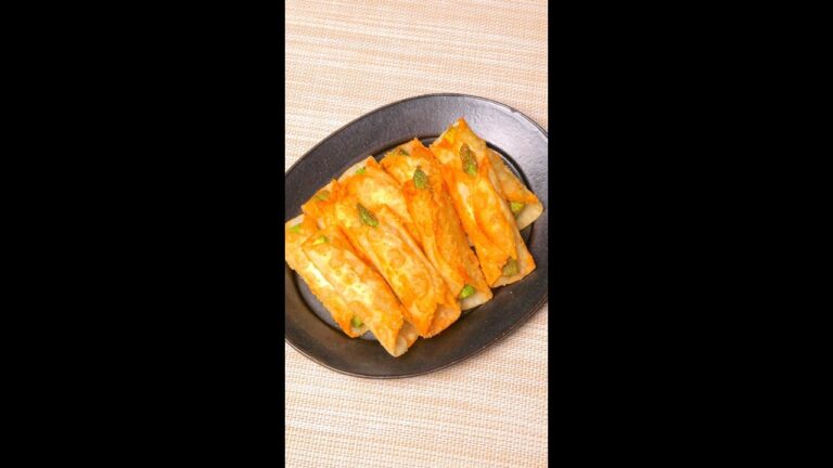 【ギョーザの皮でアスパラ巻いて焼くだけ】簡単なくせに本当においしいレシピ / Dumpling Wrapper Pizza with Asparagus #shorts