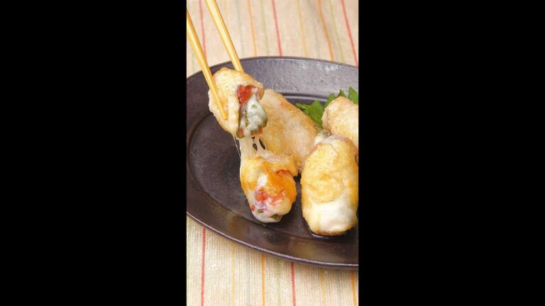 【ほぼ梅を食べてるんよ】鶏皮で簡単おつまみ！ / Chicken Skin Rolls with Ume Shiso Cheese #Shorts