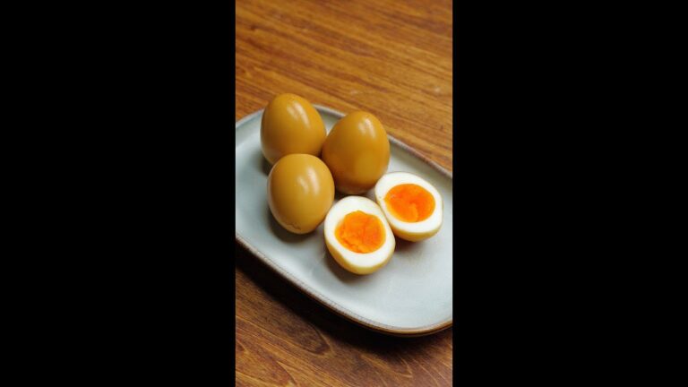 【時短すぎて感動】お弁当に入ってたら子供がよろこぶ味付き煮卵 / Easy Ramen Eggs #Shorts