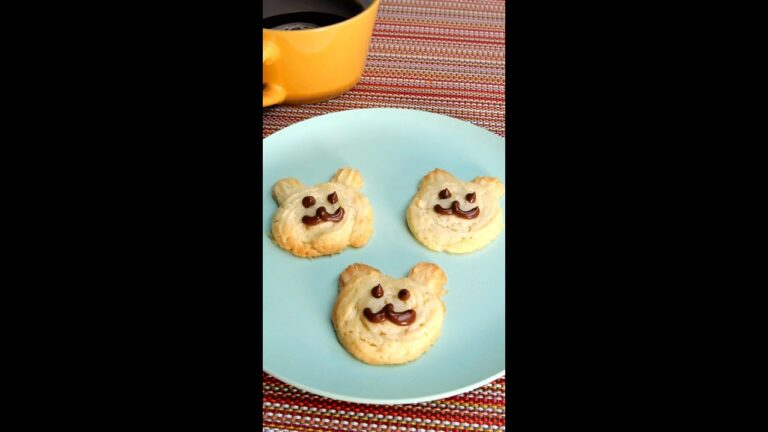 【型がなくても大丈夫！】かわいいくまさんの絞り出しクッキー / Bear-shaped Piped Butter Cookies #shorts