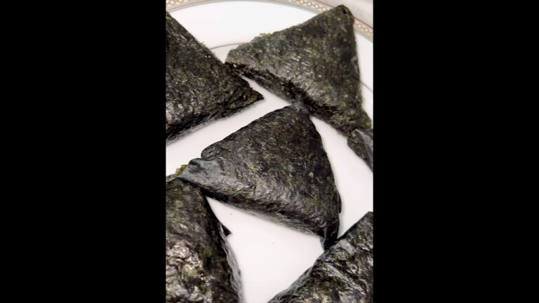 Tuna onigiri simple to make