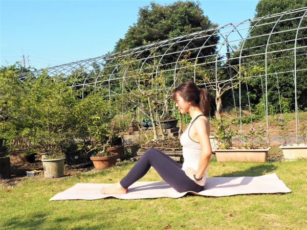 骨盤を下げる「上下運動」