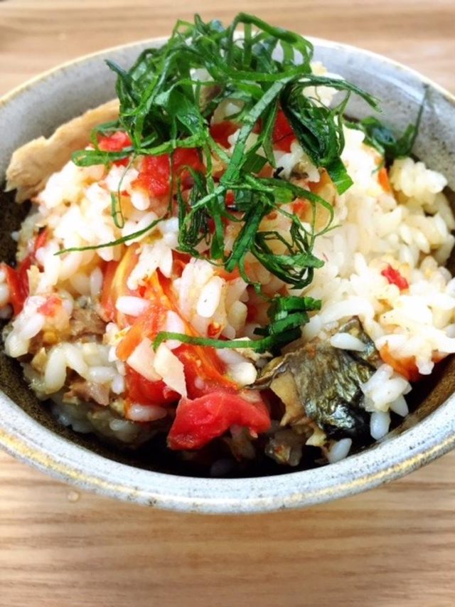 秋刀魚とトマトの炊き込みご飯