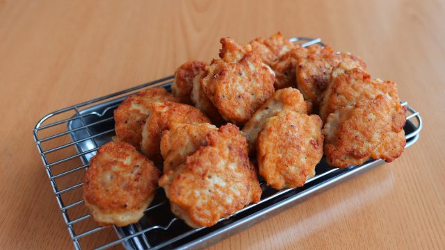 NEW 
 BLOG 
 9/20                                (金) 
 お弁当にぴったり！簡単ふわふわ「お豆腐入りチキンナゲット」の作り方
 料理家 エプロン43