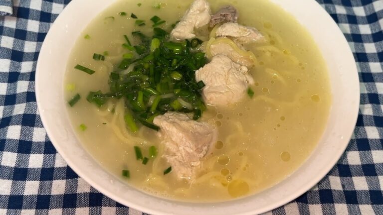 [貧乏飯]節約レシピ！！外食するお金がもったいないから１から鶏白湯ラーメン作った！！！