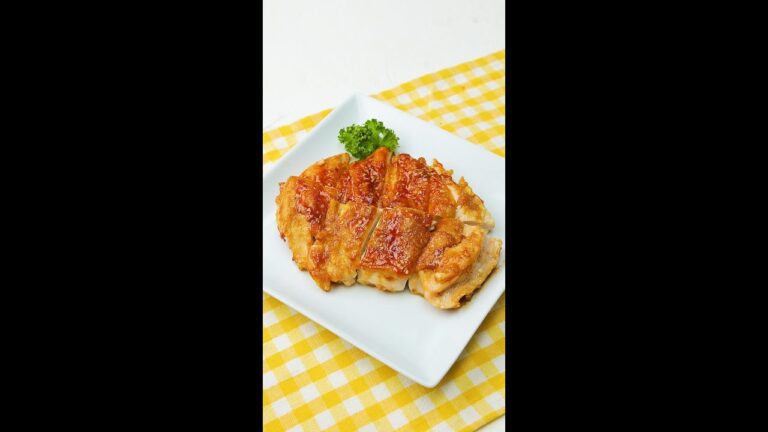 【鶏むね肉でガッツリ！】香ばし特製甘辛BBQソースの絶品鶏むね焼き / Grilled Chicken with BBQ Sauce #Shorts