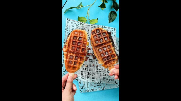 【え、コッペパンをワッフルに！？】家族が大絶賛した♡超簡単絶品パンレシピ / Bun Waffles #shorts